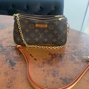 Louis Vuitton Pochette Liv bag